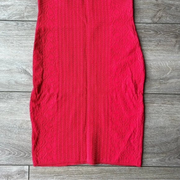 Guess V Neck Sleeveless Knitted Bodycon Dress - Picture 15 of 15
